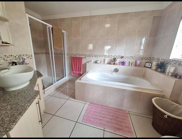 4 BEDROOM HOUSE FOR SALE IN MENKENKOP